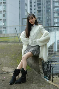 IESS Tuan Tuan in Boots and Silk: A Seasonal Fashion Highlight - image 18