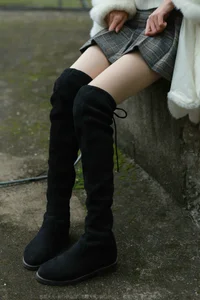 IESS Tuan Tuan in Boots and Silk: A Seasonal Fashion Highlight - image 15