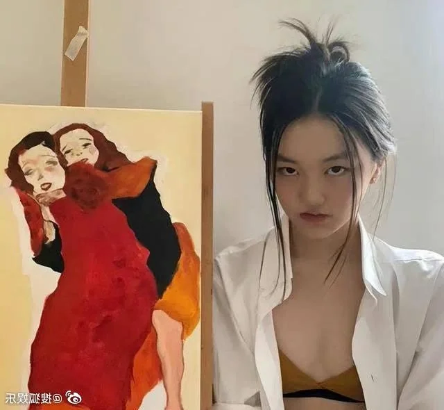 Li Yan: Exploring the Artistic Talent and Bold Style of Faye Wong's Daughter