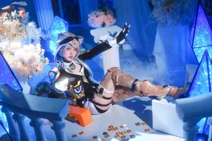 Viral Beauty: Meet the Talented Female Cosplayer Captivating Fans with Her Striking Resemblance to Asian Pop Icon Son Tung M-TP - image 5