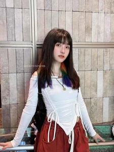 Viral Beauty: Meet the Talented Female Cosplayer Captivating Fans with Her Striking Resemblance to Asian Pop Icon Son Tung M-TP - image 2