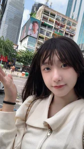 Viral Beauty: Meet the Talented Female Cosplayer Captivating Fans with Her Striking Resemblance to Asian Pop Icon Son Tung M-TP - image 0