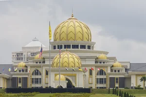 A Visual Journey Through the World's Most Magnificent and Opulent Palaces - image 4