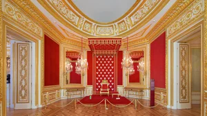 A Visual Journey Through the World's Most Magnificent and Opulent Palaces - image 1