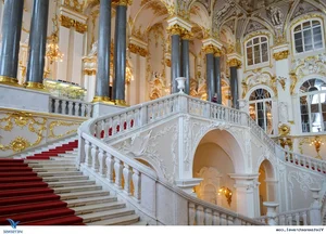 A Visual Journey Through the World's Most Magnificent and Opulent Palaces - image 2