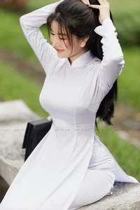 Timeless Elegance: A Gallery of Vietnamese Schoolgirls in Traditional White Ao Dai - image 26