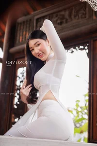 Timeless Elegance: A Gallery of Vietnamese Schoolgirls in Traditional White Ao Dai - image 96