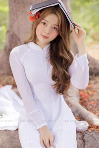 Timeless Elegance: A Gallery of Vietnamese Schoolgirls in Traditional White Ao Dai - image 94