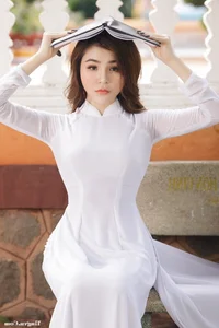 Timeless Elegance: A Gallery of Vietnamese Schoolgirls in Traditional White Ao Dai - image 68
