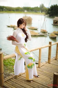 Timeless Elegance: A Gallery of Vietnamese Schoolgirls in Traditional White Ao Dai - image 32