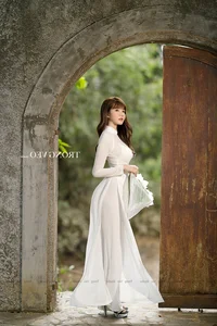 Timeless Elegance: A Gallery of Vietnamese Schoolgirls in Traditional White Ao Dai - image 34
