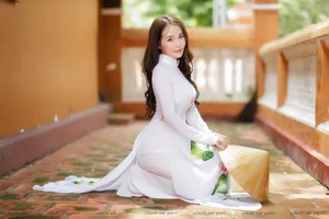 Timeless Elegance: A Gallery of Vietnamese Schoolgirls in Traditional White Ao Dai - image 6
