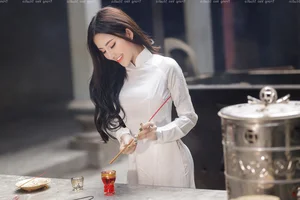 Timeless Elegance: A Gallery of Vietnamese Schoolgirls in Traditional White Ao Dai - image 64