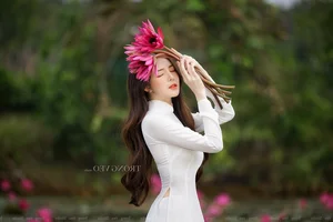 Timeless Elegance: A Gallery of Vietnamese Schoolgirls in Traditional White Ao Dai - image 7