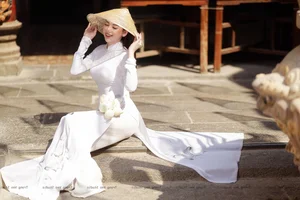 Timeless Elegance: A Gallery of Vietnamese Schoolgirls in Traditional White Ao Dai - image 2