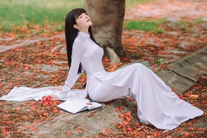 Timeless Elegance: A Gallery of Vietnamese Schoolgirls in Traditional White Ao Dai - image 78