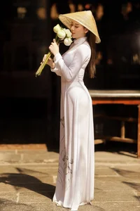 Timeless Elegance: A Gallery of Vietnamese Schoolgirls in Traditional White Ao Dai - image 5