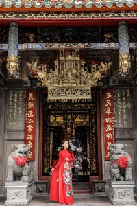 Timeless Elegance: A Gallery of Vietnamese Schoolgirls in Traditional White Ao Dai - image 62