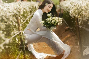 Timeless Elegance: A Gallery of Vietnamese Schoolgirls in Traditional White Ao Dai - image 53