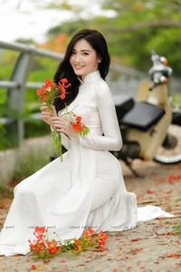Timeless Elegance: A Gallery of Vietnamese Schoolgirls in Traditional White Ao Dai - image 85