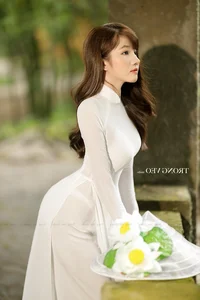 Timeless Elegance: A Gallery of Vietnamese Schoolgirls in Traditional White Ao Dai - image 60