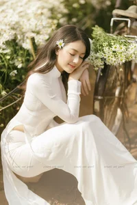 Timeless Elegance: A Gallery of Vietnamese Schoolgirls in Traditional White Ao Dai - image 15