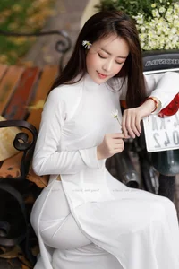 Timeless Elegance: A Gallery of Vietnamese Schoolgirls in Traditional White Ao Dai - image 8