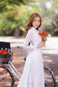 Timeless Elegance: A Gallery of Vietnamese Schoolgirls in Traditional White Ao Dai - image 90