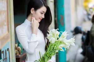 Timeless Elegance: A Gallery of Vietnamese Schoolgirls in Traditional White Ao Dai - image 30