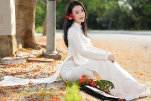 Timeless Elegance: A Gallery of Vietnamese Schoolgirls in Traditional White Ao Dai - image 66
