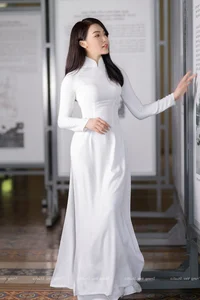 Timeless Elegance: A Gallery of Vietnamese Schoolgirls in Traditional White Ao Dai - image 72