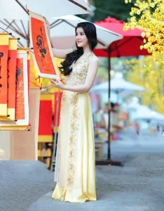 Stunning Spring Portraits: Celebrating Beauty Amid Peach and Apricot Blossoms - image 5