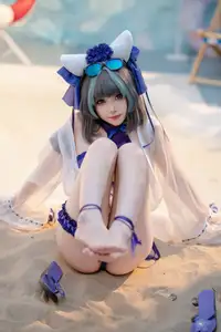 Coser Bangni Transforms into Alluring Swimsuit Cheshire on the Beach - (87P) - image 8