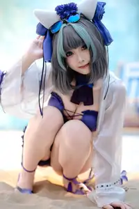 Coser Bangni Transforms into Alluring Swimsuit Cheshire on the Beach - (87P) - image 0
