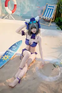 Coser Bangni Transforms into Alluring Swimsuit Cheshire on the Beach - (87P) - image 7