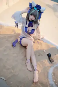 Coser Bangni Transforms into Alluring Swimsuit Cheshire on the Beach - (87P) - image 22