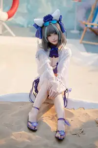 Coser Bangni Transforms into Alluring Swimsuit Cheshire on the Beach - (87P) - image 4