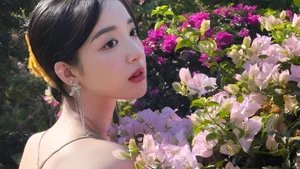 Stunning Portraits: Celebrating the Natural Beauty of Chinese Girls - image 16