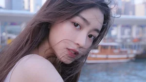 Stunning Portraits: Celebrating the Natural Beauty of Chinese Girls - image 23