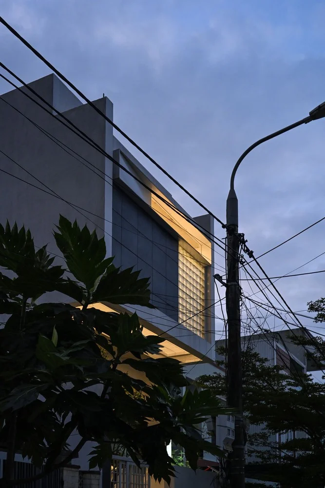 Modern Townhouse Design: Embracing Open Spaces and Natural Light