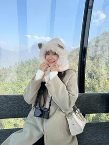 Doãn Hải My Radiates Beauty and Elegant Winter Style Amid Pregnancy Rumors - image 3
