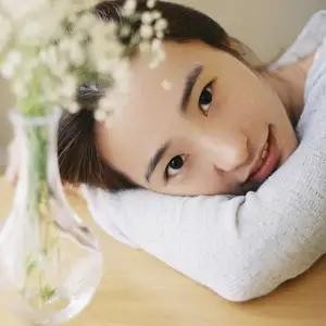 YiTuYu Vol.8699: Xiao Jing's Serene Beauty with Baby's Breath – A Glimpse into Tranquil Moments - image 12