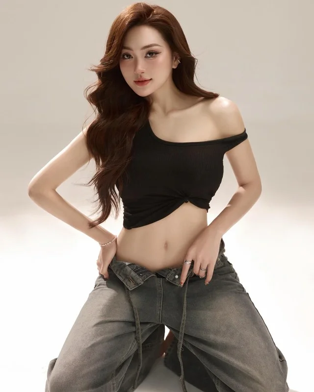 Flawless Beauty: The Rising Star from Nghe An Captivating Social Media