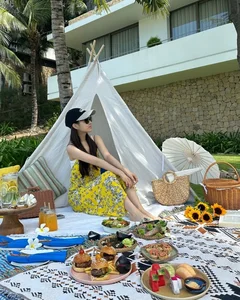 Korean Cinema Star Enchants Fans with Swimsuit Photos in Vietnam - image 1