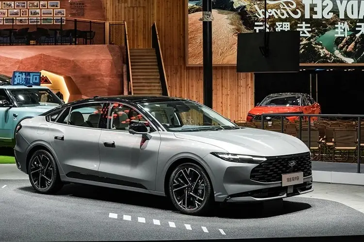 Discover Ford Mondeo 2026: Debuts in the billion-person market with stunning Mustang-inspired design.