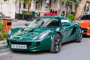 Billionaire Dang Le Nguyen Vu Acquires Rare Lotus Elise S2 for Massive Car Collection - image 7