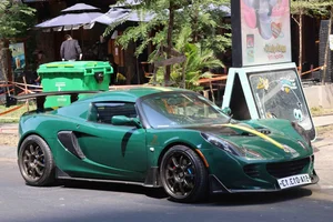 Billionaire Dang Le Nguyen Vu Acquires Rare Lotus Elise S2 for Massive Car Collection - image 1