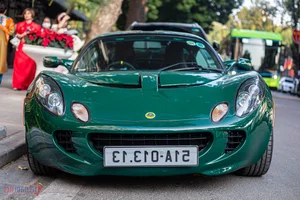 Billionaire Dang Le Nguyen Vu Acquires Rare Lotus Elise S2 for Massive Car Collection - image 2