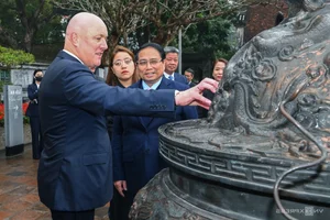 NZ Prime Minister Explores Vietnamese Culture and Music - image 4