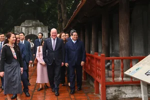 NZ Prime Minister Explores Vietnamese Culture and Music - image 7